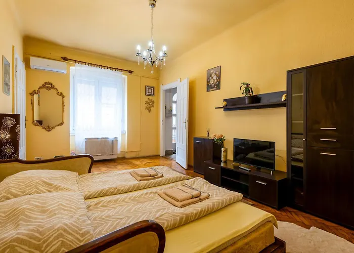 Budapest Central Vintage Apartment
