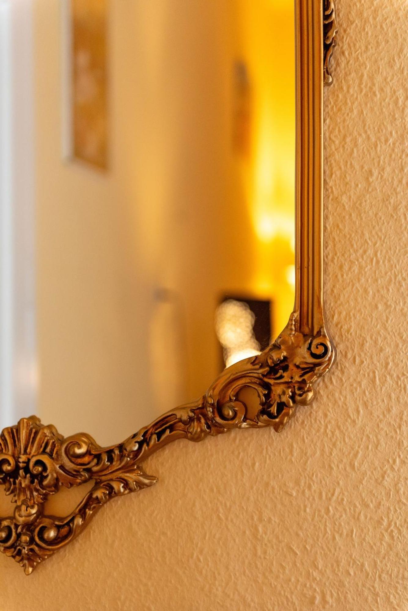 Vintage Apartment *